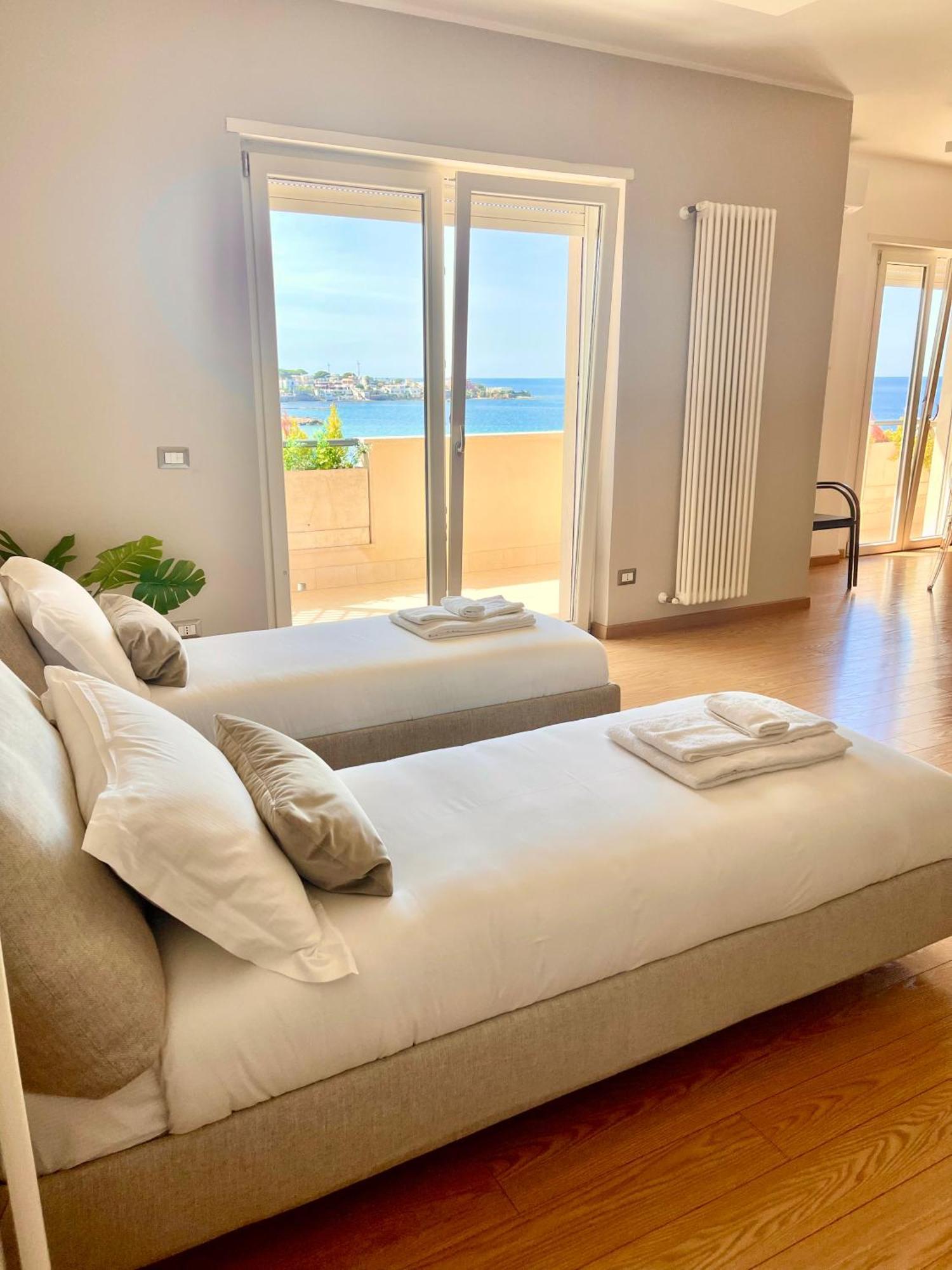 Seaside Suite Чивитавекия Екстериор снимка